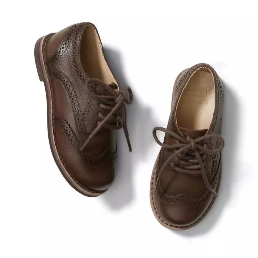 Leather Wing Tip Shoe in Carafe size 12